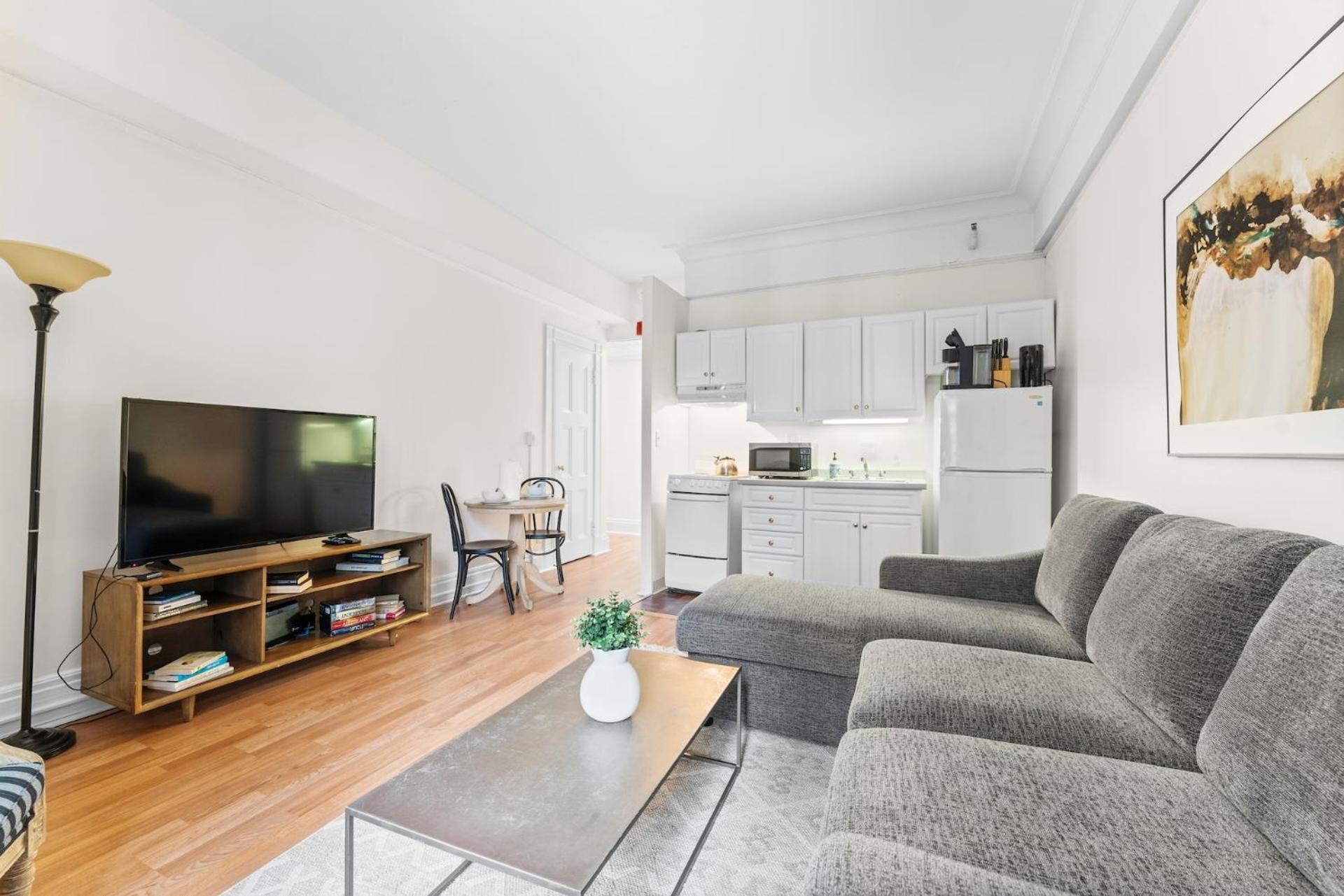 Apartment Furnished In Downtown *