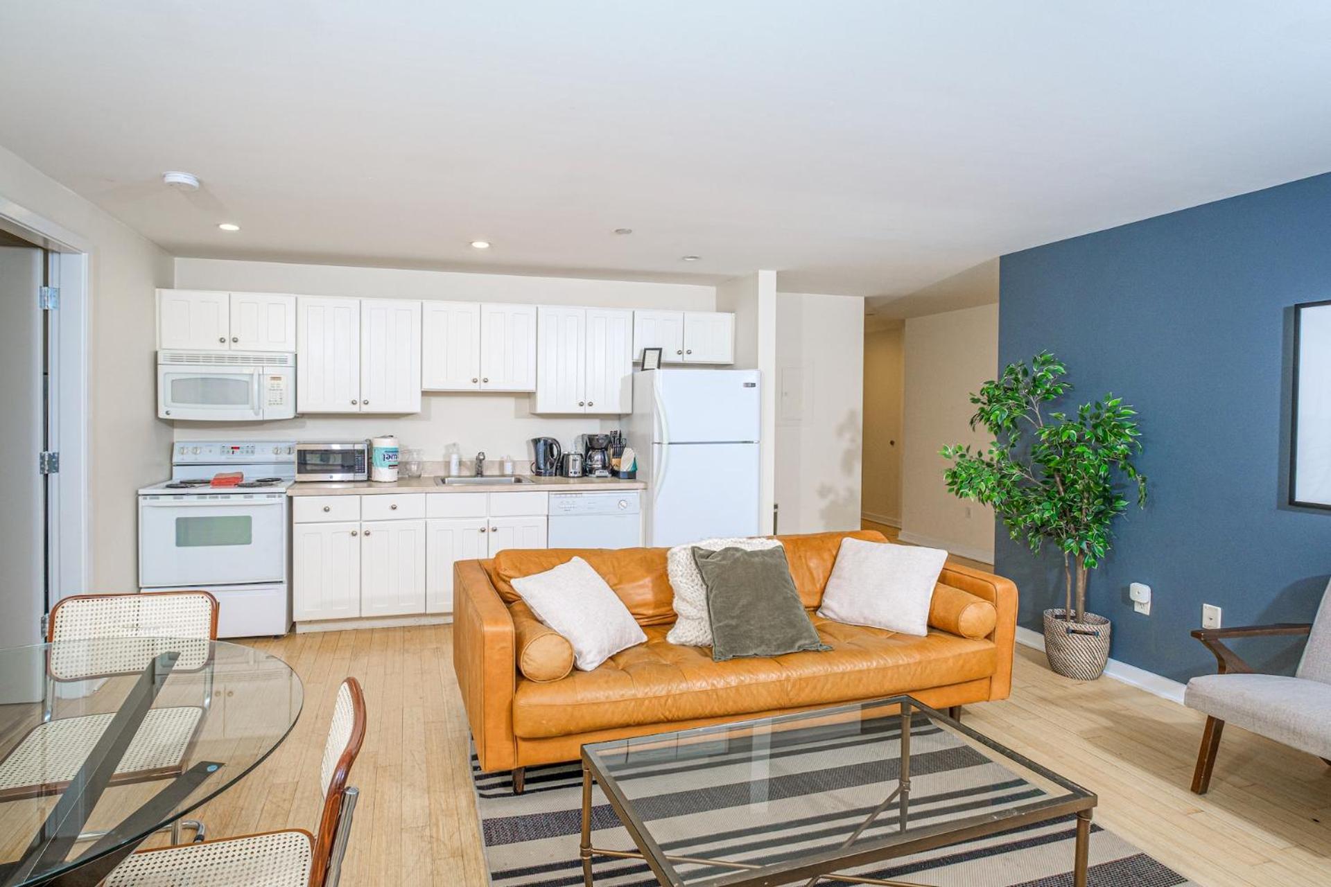 Furnished In Downtown Appartamento *